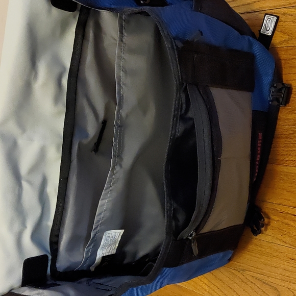 Small blue & black Timbuk2 laptop messenger bag with cross-body strap - Picture 7 of 15